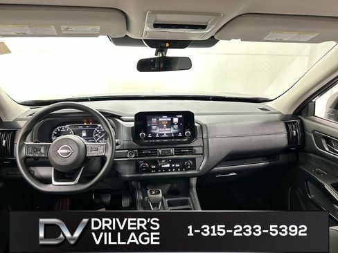 Used 2023 Nissan Pathfinder S AWD/4WD image 18