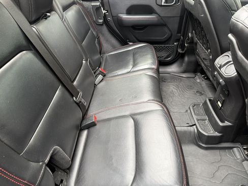 Used 2020 Jeep Wrangler Unlimited Rubicon AWD/4WD image 36
