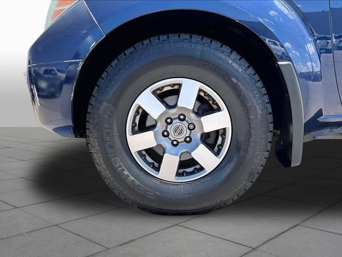 Used 2011 Nissan Frontier PRO-4X w/ Pro-4x Luxury Pkg RWD image 10