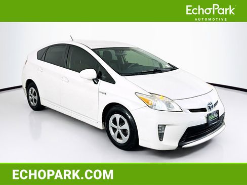 Used 2014 Toyota Prius Two image 1