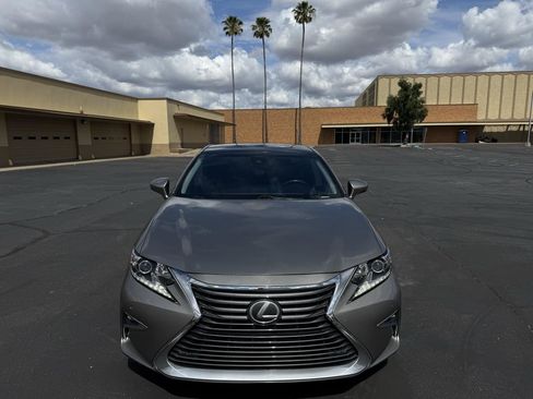 Used 2017 Lexus ES 350 w/ Navigation System Package FWD image 2