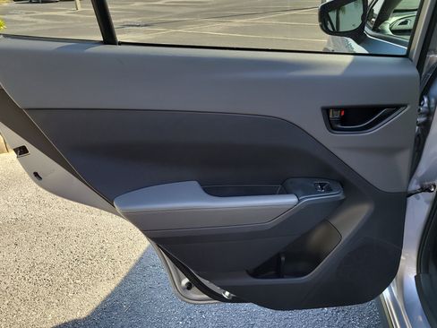 Used 2024 Subaru Crosstrek 2.0i Premium image 12