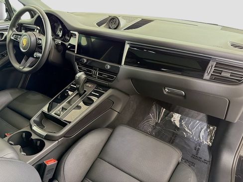 Used 2024 Porsche Macan S AWD/4WD image 36