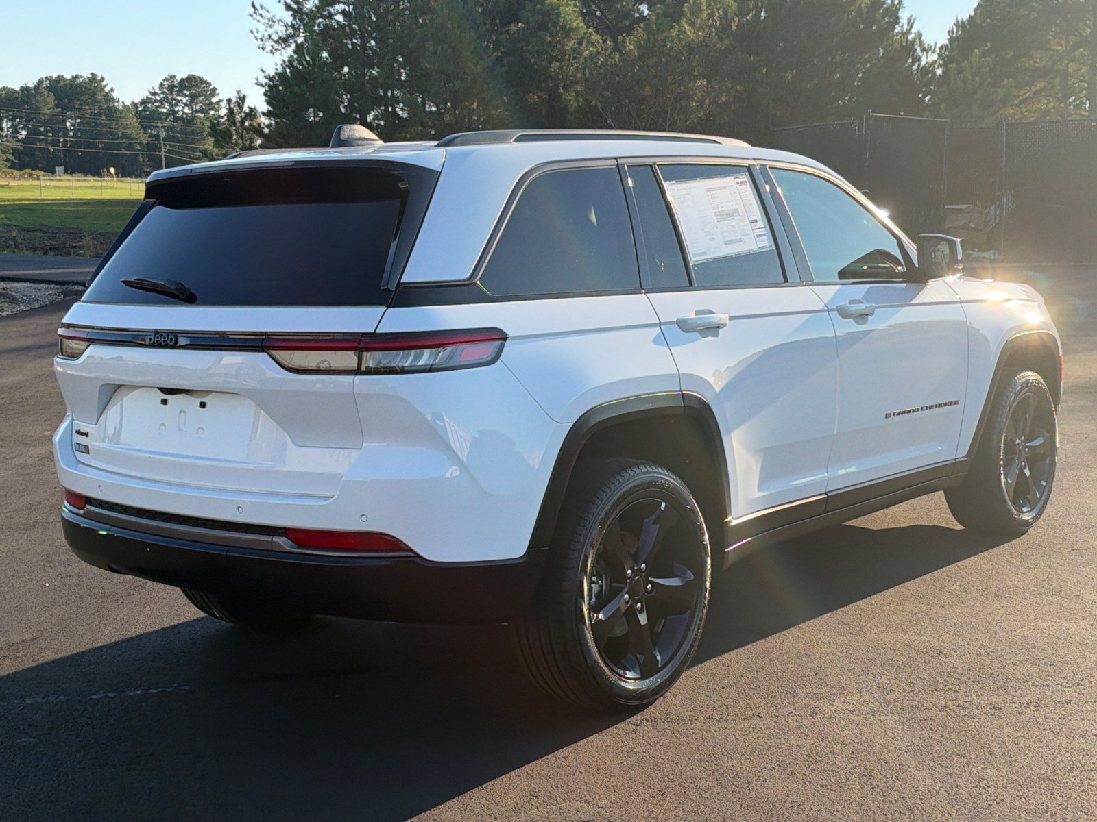 New 2026 Jeep Grand Cherokee Limited w/ Limited Altitude Package AWD/4WD image 5