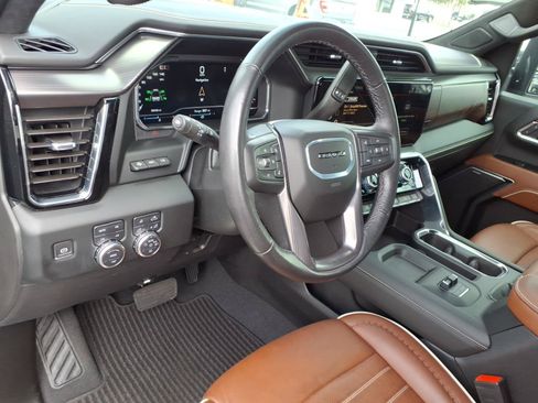 Used 2024 GMC Sierra 3500 Denali Ultimate AWD/4WD image 21