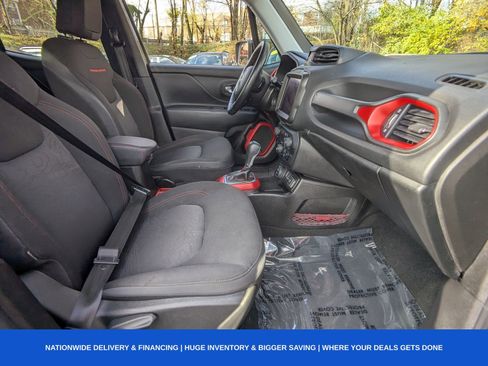 Used 2022 Jeep Renegade Trailhawk image 17