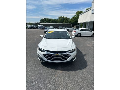 Used 2021 Chevrolet Malibu LT FWD image 4