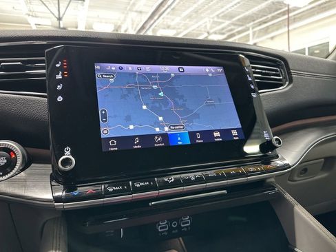 Used 2022 Jeep Grand Wagoneer Series III w/ Flexible Seating Group image 6