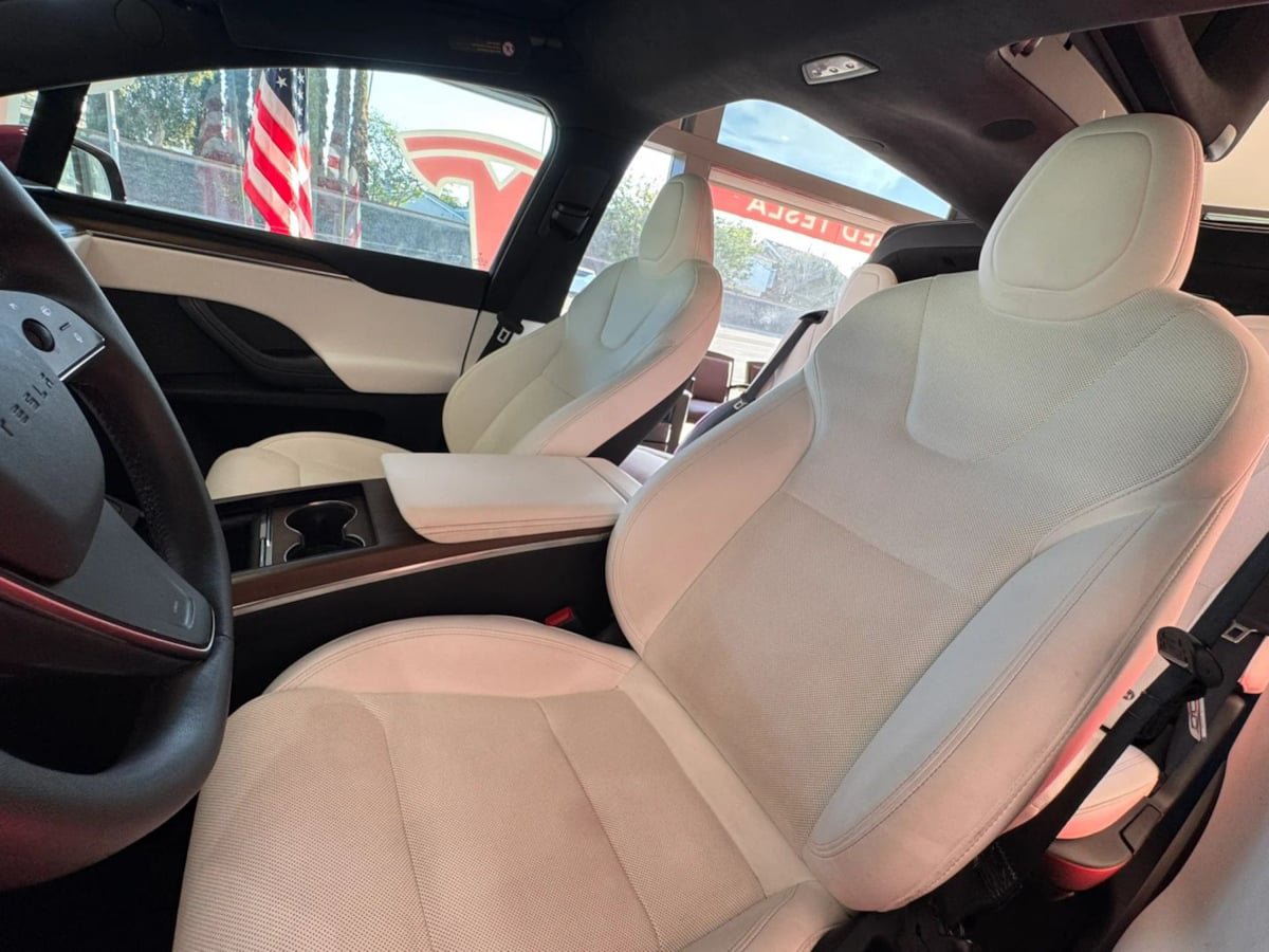 Used 2023 Tesla Model X AWD/4WD image 11