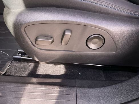 New 2026 Chevrolet Equinox EV LT FWD image 32