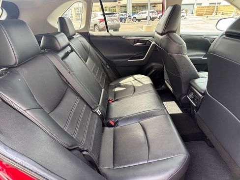 Used 2020 Toyota RAV4 Limited AWD/4WD image 30