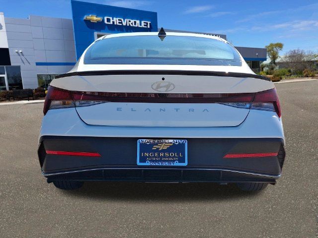 Used 2025 Hyundai Elantra Sport FWD image 25