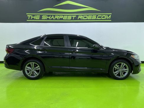Used 2024 Volkswagen Jetta SE FWD image 11