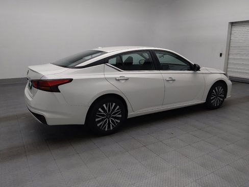 Used 2025 Nissan Altima 2.5 SV FWD image 10