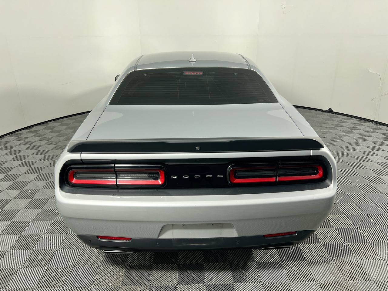 Used 2023 Dodge Challenger R/T RWD image 4