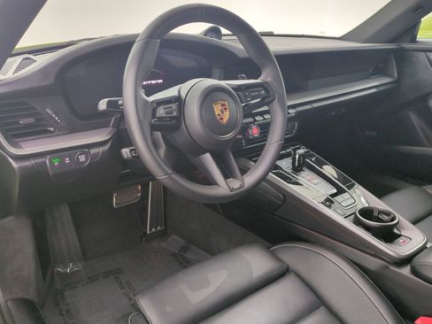 Certified 2025 Porsche 911 Carrera RWD image 4