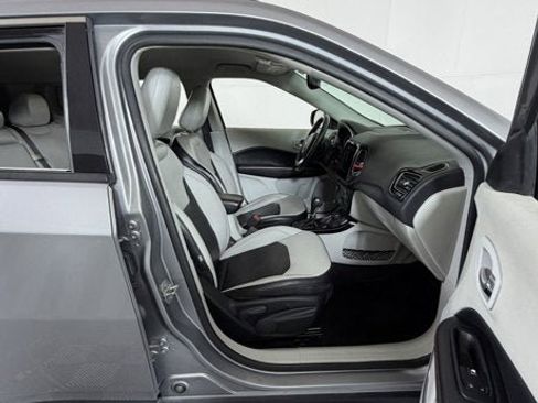 Used 2020 Jeep Compass Limited image 5