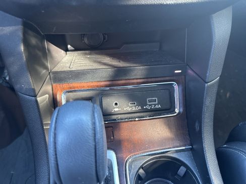 Used 2023 Subaru Ascent Touring image 13