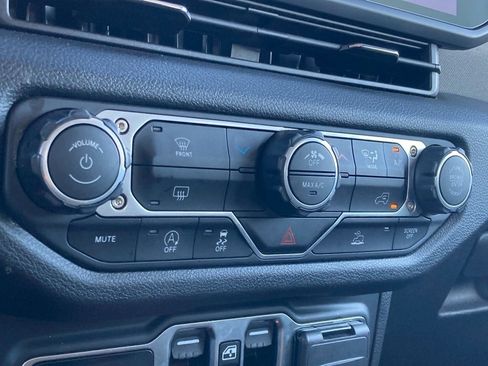 Used 2024 Jeep Wrangler Sport S image 25