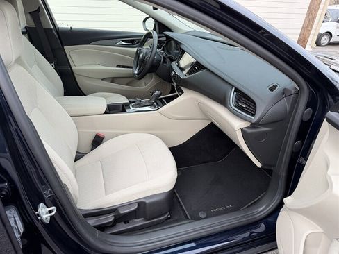 Used 2019 Buick Regal Preferred w/ Sights and Sounds Package image 22