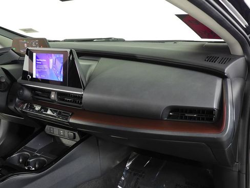 Used 2024 Toyota Prius Prime SE image 14