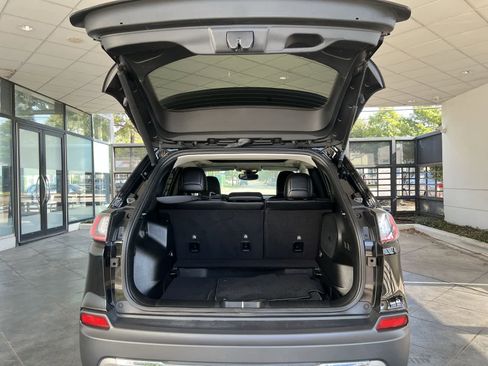 Used 2022 Jeep Cherokee Limited image 18