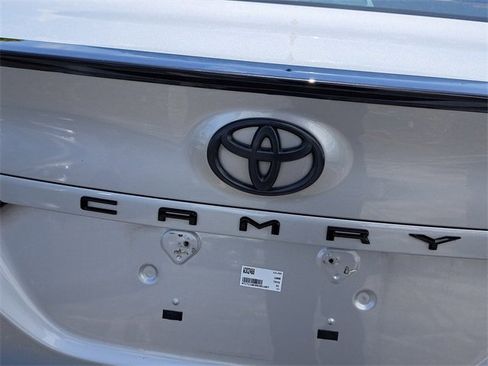 Used 2021 Toyota Camry SE w/ Convenience Package image 6