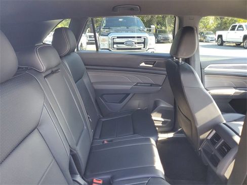 Used 2023 Volkswagen Atlas Cross Sport SE image 32