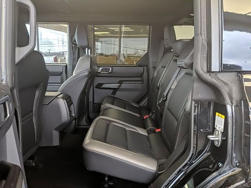 Used 2025 Ford Bronco Outer Banks image 11