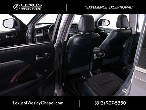 Used 2018 Toyota Highlander Limited AWD/4WD image 13