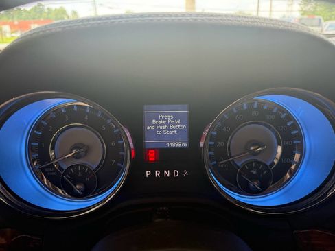 Used 2011 Chrysler 300 C image 7