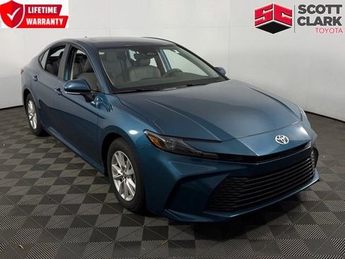 Used 2025 Toyota Camry LE image 1