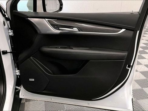 Used 2024 Cadillac XT5 Sportv w/ LPO, Floor Liner Package image 20