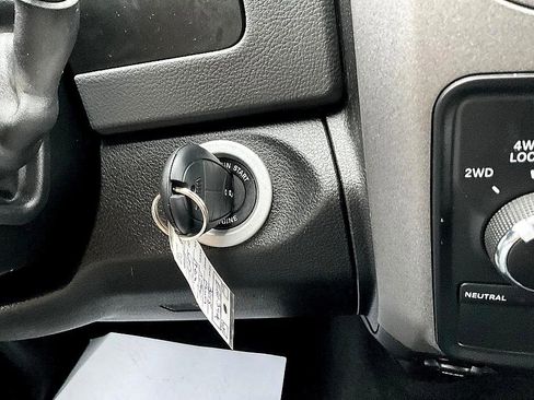 Used 2018 RAM 2500 Tradesman w/ Chrome Appearance Group image 17