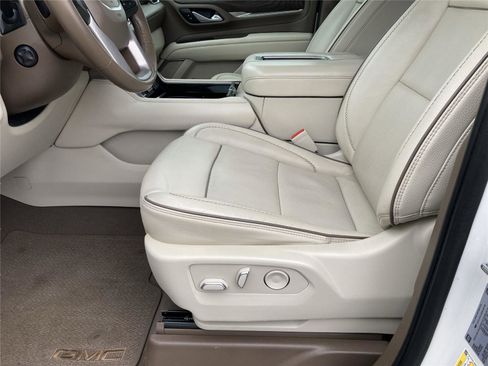 Used 2022 GMC Yukon Denali image 17