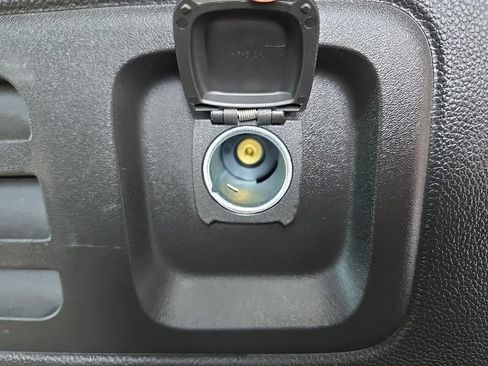 Used 2023 Chevrolet Traverse LT FWD image 50