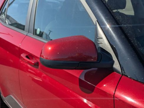 Used 2025 Hyundai Venue SEL FWD image 10