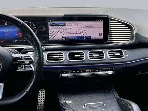 Used 2024 Mercedes-Benz GLS 450 4MATIC image 8
