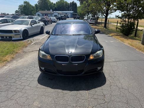 Used 2011 BMW 328i xDrive Sedan image 4
