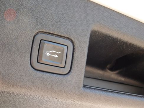 Used 2020 Chevrolet Equinox LT FWD image 8