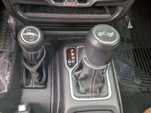 Used 2021 Jeep Wrangler Unlimited Sahara AWD/4WD image 25