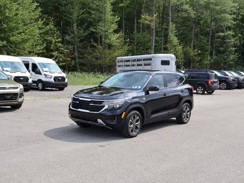 Used 2024 Kia Seltos LX AWD/4WD image 3