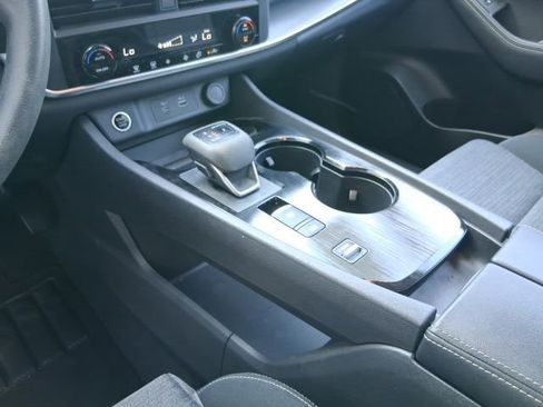 Certified 2023 Nissan Rogue SV image 13