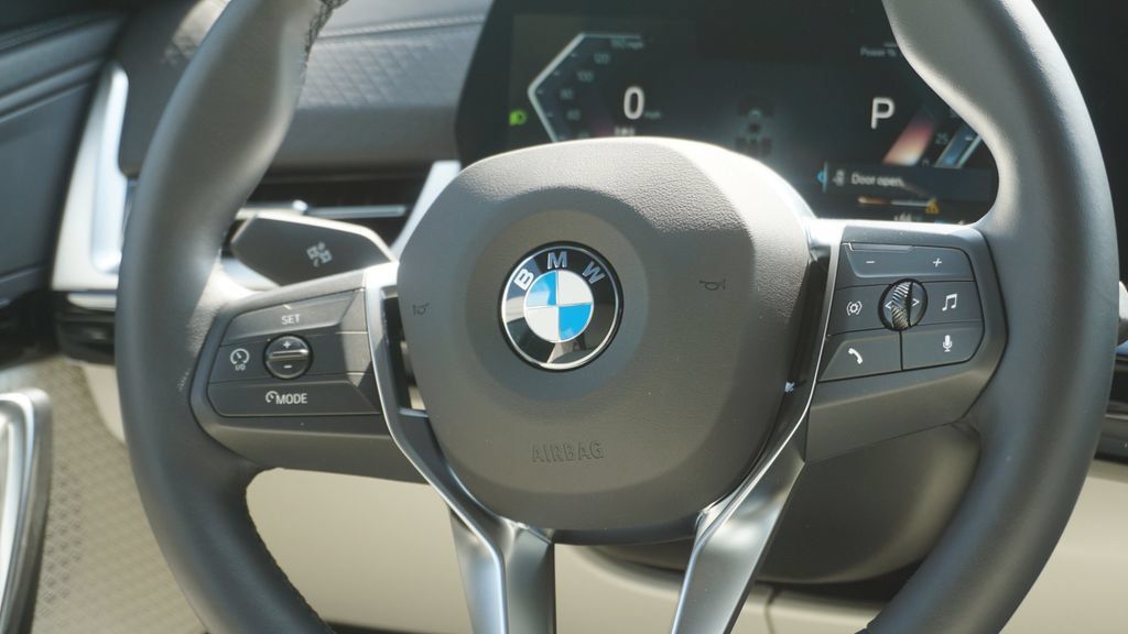 Used 2026 BMW X2 xDrive28i w/ Technology Package AWD/4WD image 14