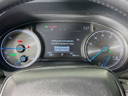 Used 2023 Toyota Venza XLE image 13