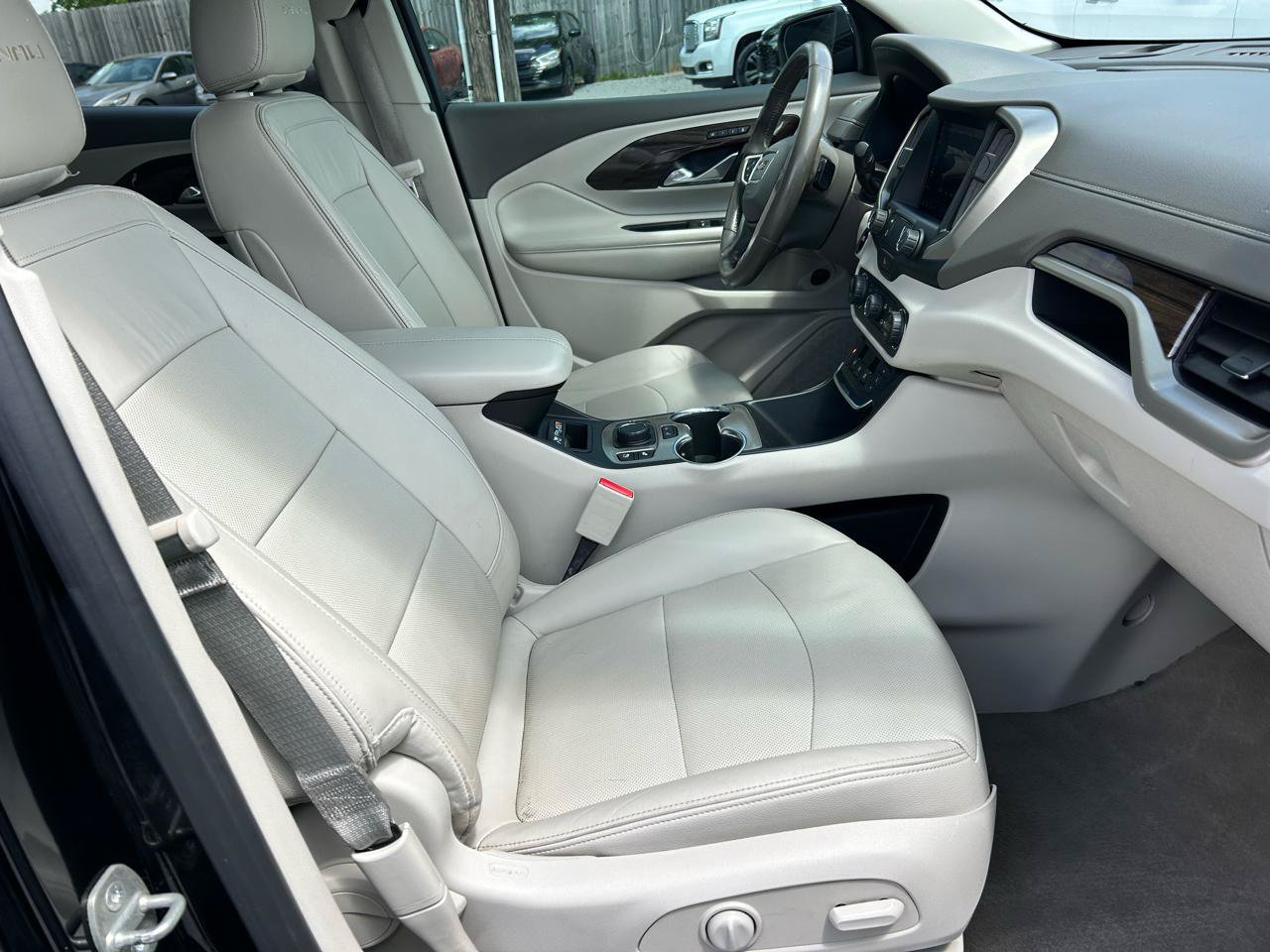 Used 2020 GMC Terrain Denali w/ Denali Premium Package FWD image 10