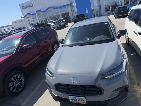 Used 2024 Honda HR-V Sport image 10