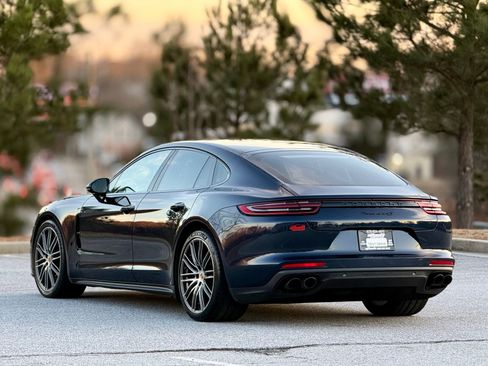 Used 2018 Porsche Panamera 4S image 9