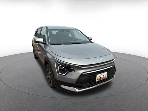 Used 2026 Kia Niro LX FWD image 2