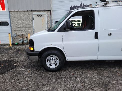Used 2014 Chevrolet Express 2500 image 50